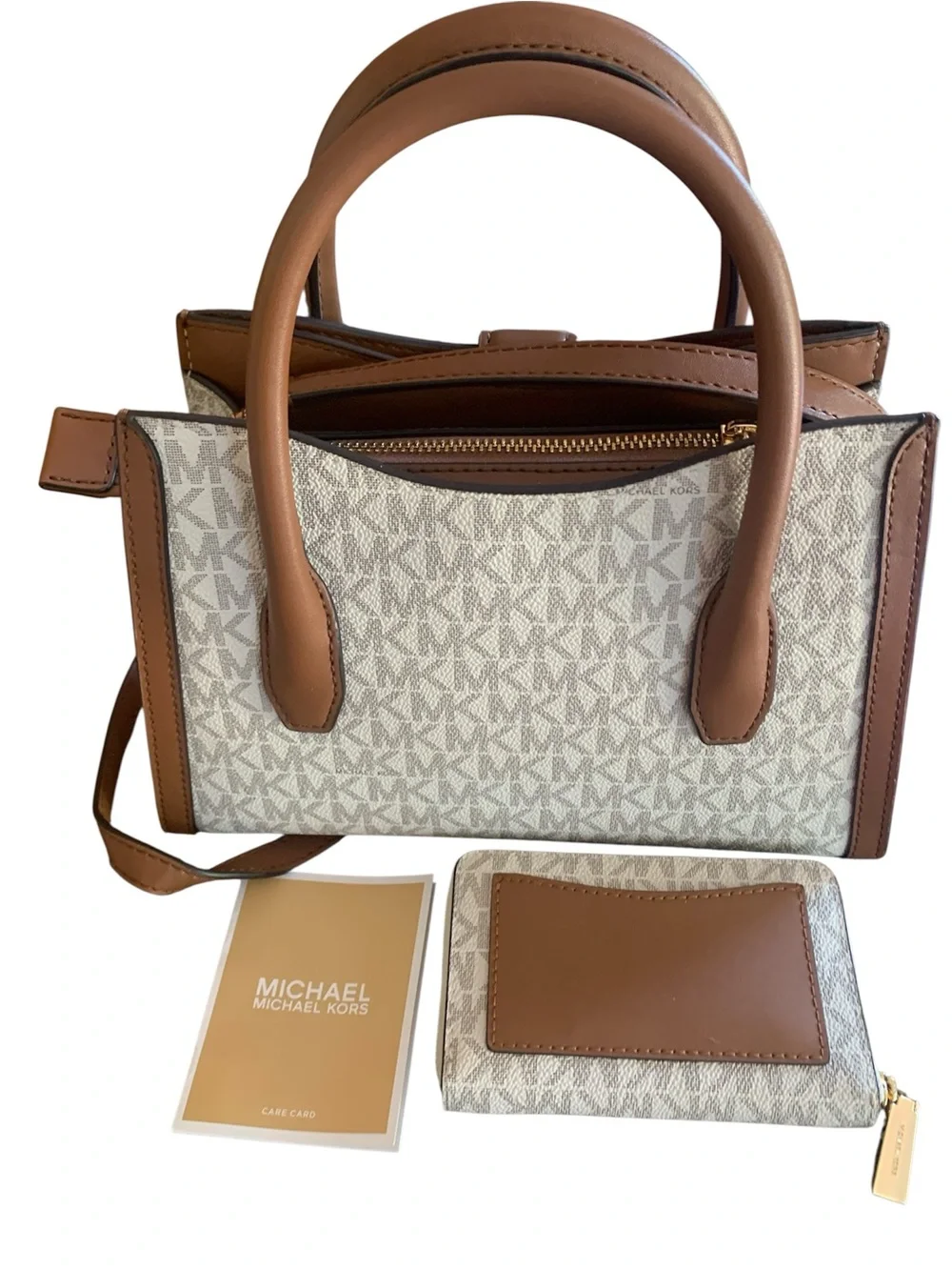 Michael Kors Jet Set Logo Cossbody Satchel in and card holder Vanilla/Acorn